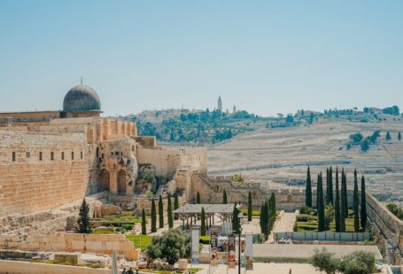 Jerusalem - brown mosque at daytime