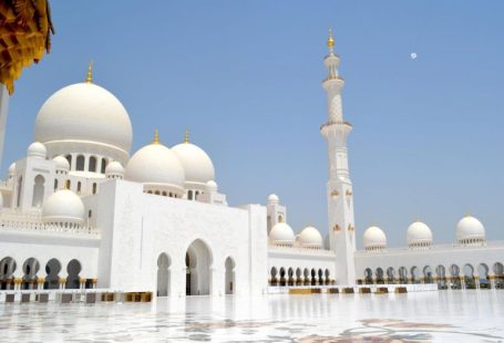 Abu Dhabi Mosque - white mosque at daytime